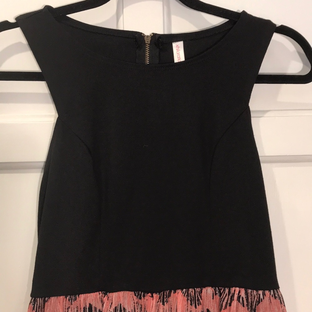 Float High/Low Maxi Dress - Picture 2 of 7